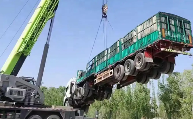 卡若区道路脱困救援案例